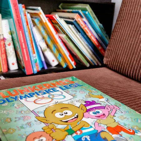 Semesterbostad Architect Design With Nature's Touch In Forest *