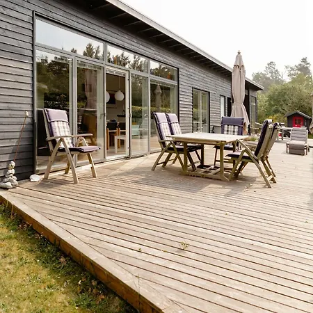 Semesterbostad Architect Design With Nature's Touch In Forest *