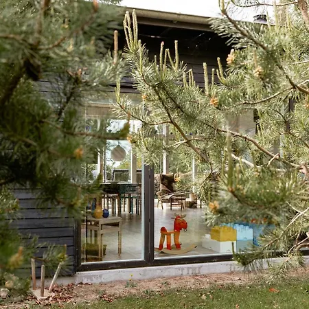 Semesterbostad Architect Design With Nature's Touch In Forest